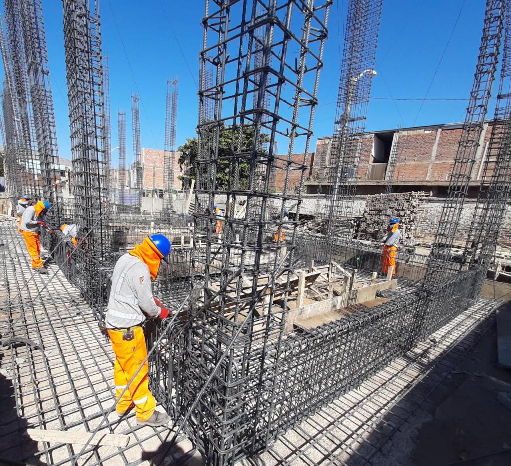 Empresas supervisarán calidad de reconstrucción de 3 hospitales y 74 centros&nbsp;educativos