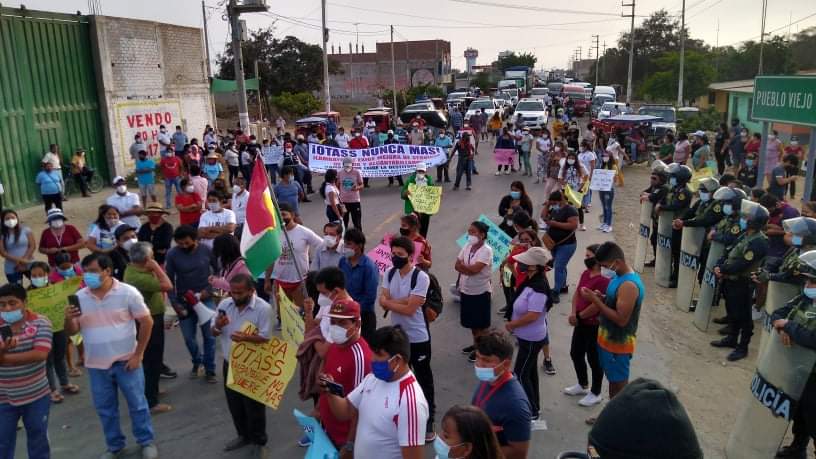 Pobladores de Pacora tomaron el Puente Chele en reclamo por el agua con arsénico que&nbsp;consumen