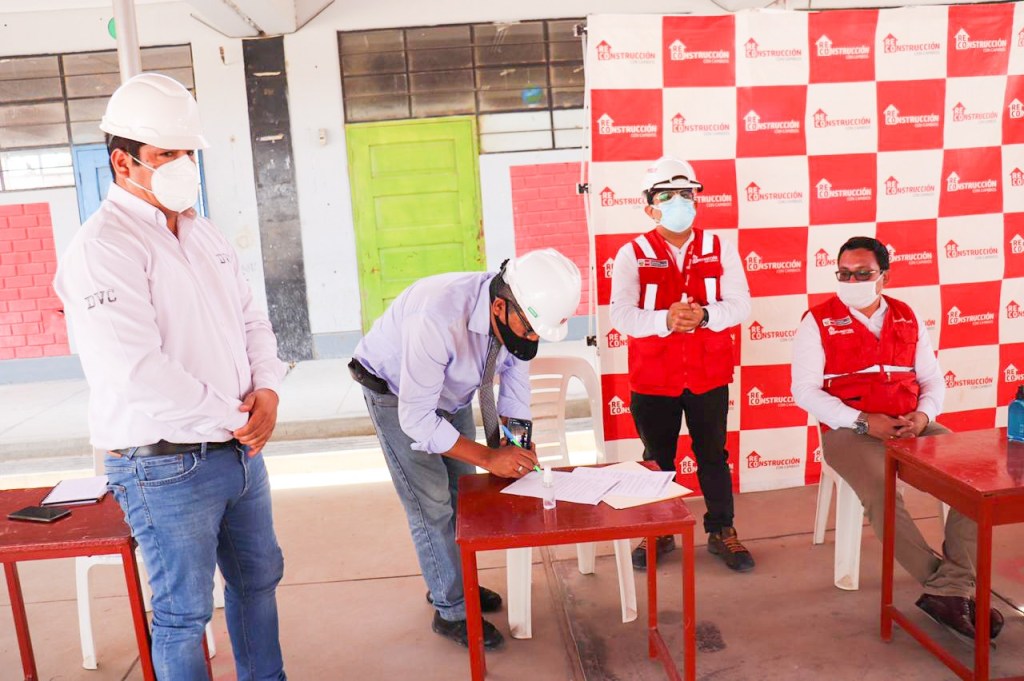 Entregan terrenos para reconstruir 5 colegios que beneficiarán a más de 5 mil estudiantes de Chiclayo y&nbsp;Lambayeque
