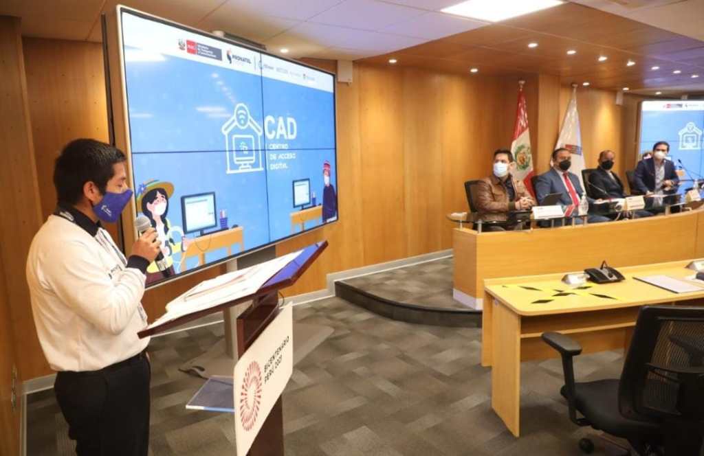 Ministro de Transportes anuncia un millón de becas para alfabetizar digitalmente y en el uso de internet a ciudadanos de localidades rurales de seis&nbsp;regiones