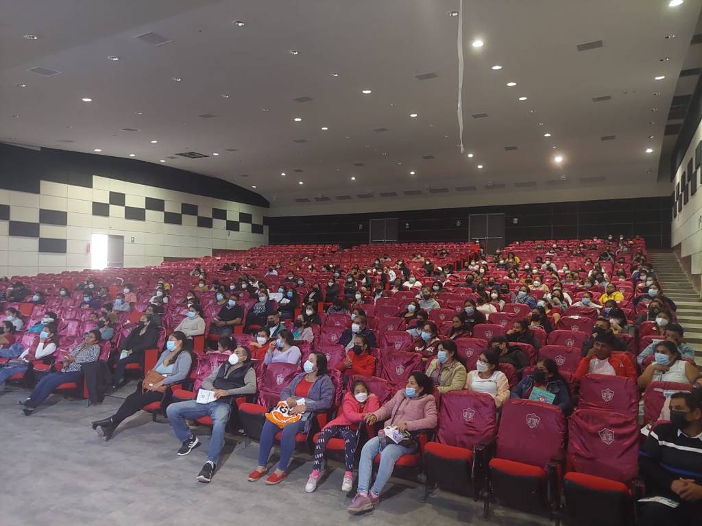 Más de 200 escolares del Colegio San José de Chiclayo se capacitan en seguridad eléctrica y uso eficiente de la energía