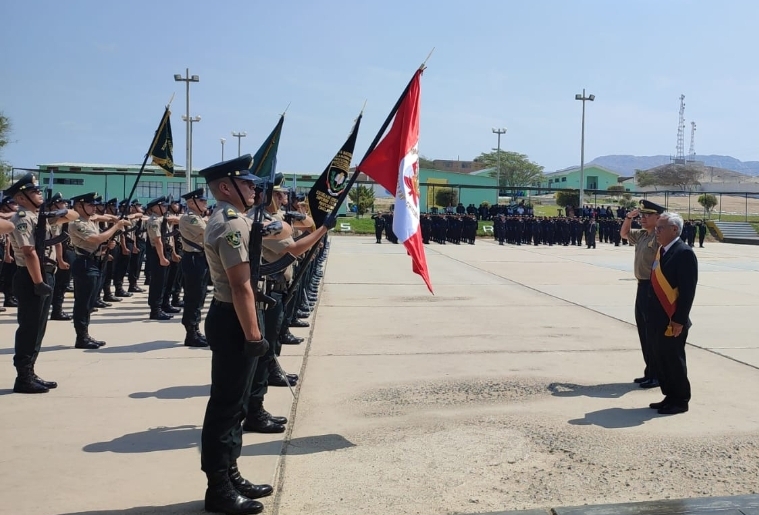 Gobernador regional saluda en su 39 aniversario a Escuela técnico superior de la PNP de Chiclayo