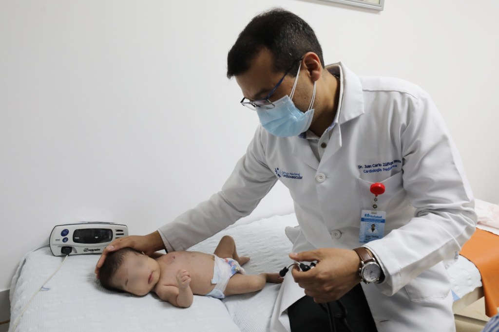 Médicos salvan a bebé chiclayana que nació con malformaciones en el&nbsp;corazón