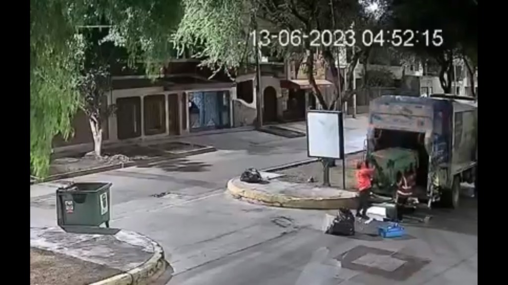 Sancionarán a servidores municipales que destruyeron contenedor de&nbsp;residuos