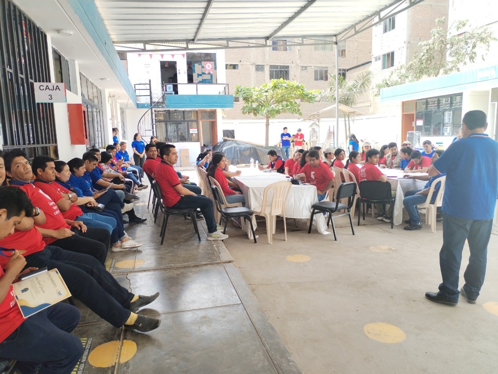 SAT de Leonardo Ortiz reconoce el esfuerzo de futuro ingeniero que trabaja como personal de limpieza