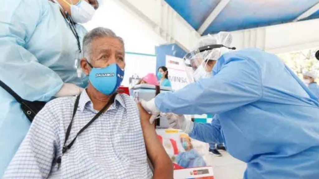 Ante nueva variante del Covid piden acudir a centros de salud para completar dosis de la&nbsp;vacuna