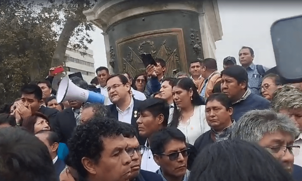 Gobernador y alcaldes de Lambayeque rechazan ante el Congreso proceso de descentralización que se viene dando en el país