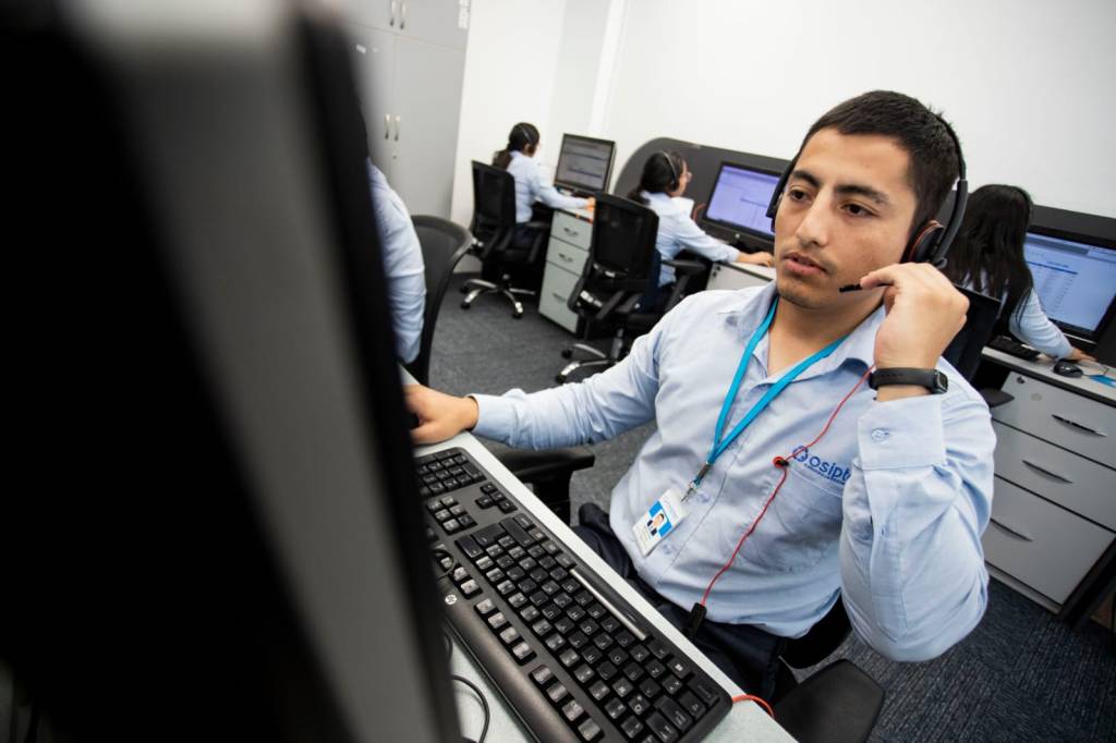 5 de cada 10 orientaciones de Osiptel, a través de FonoAyuda 1844, trataron sobre telefonía móvil en 2023